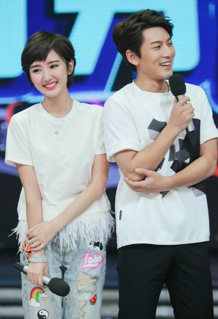 除了杨洋和郑爽,女二号毛晓彤也很不错,演技在线颜值不差,不知道她跟